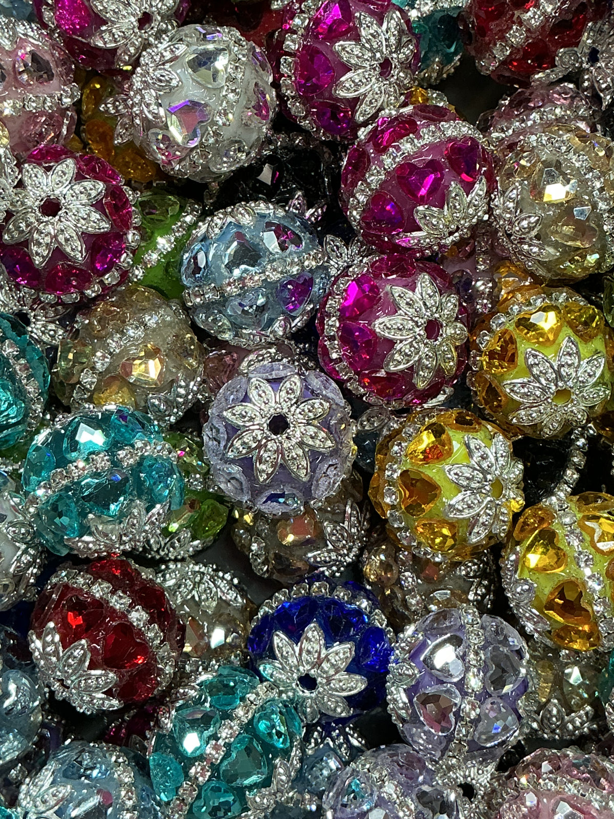 18mm Heart Round Fancy Bead Pack of 4
