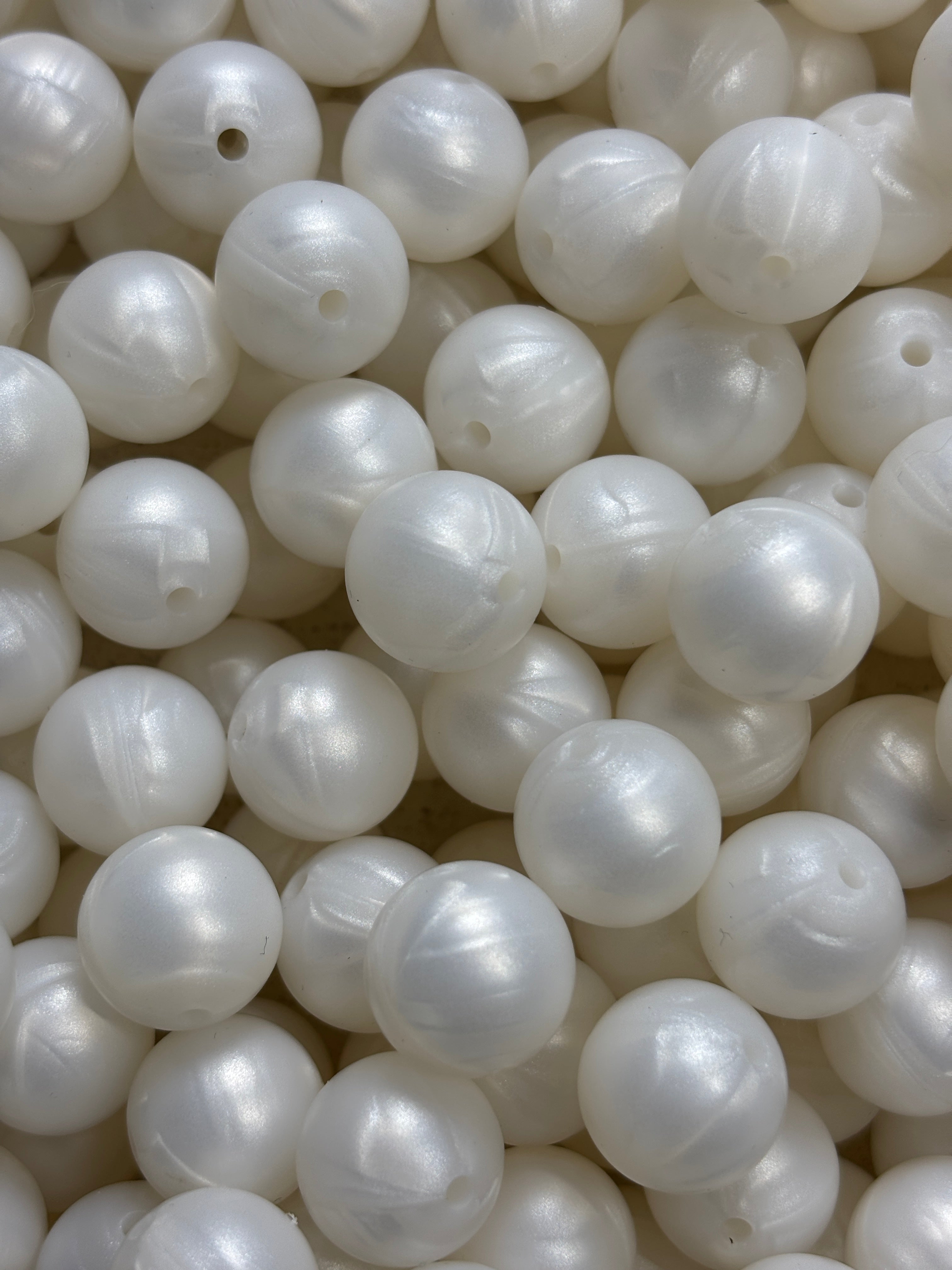 15mm Metallic White Silicone Bead
